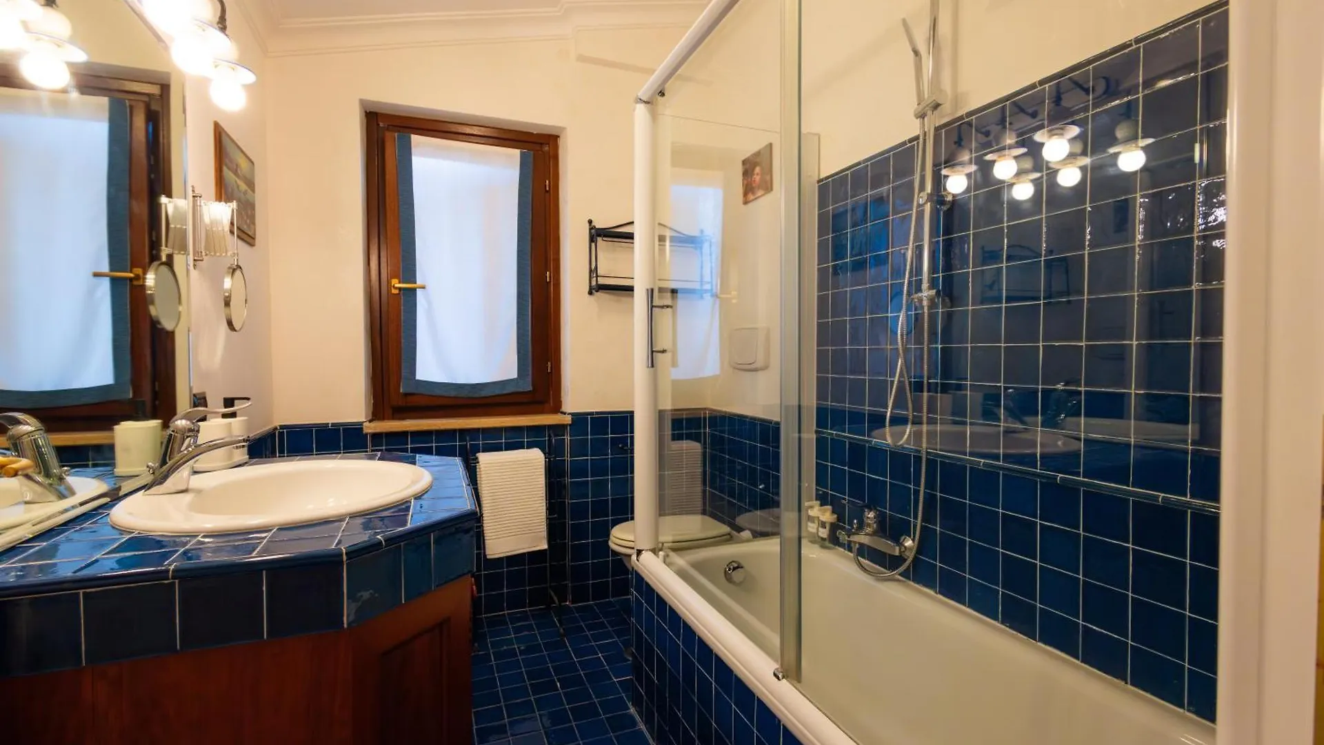 Villa Aureliana With Pool Near San Peter Rome