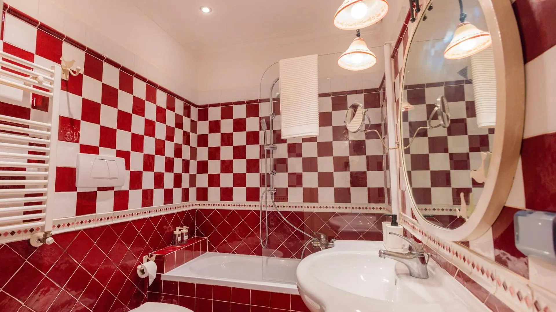 Villa Aureliana With Pool Near San Peter Rome