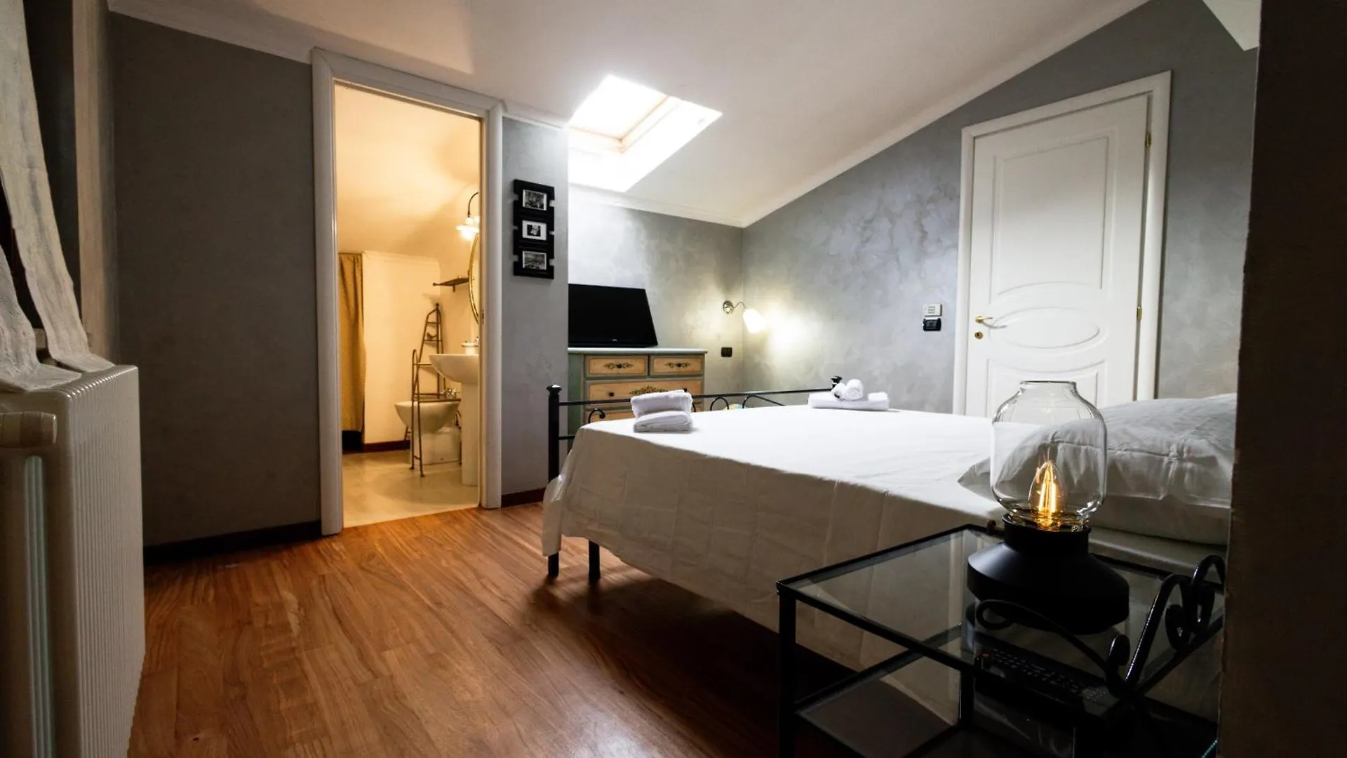 Villa Aureliana With Pool Near San Peter Rome